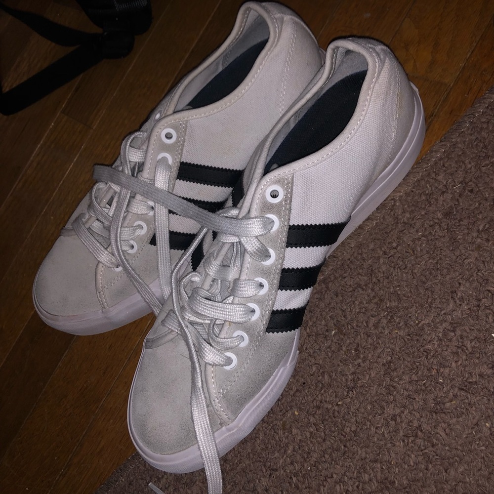 Adidas matchcort white